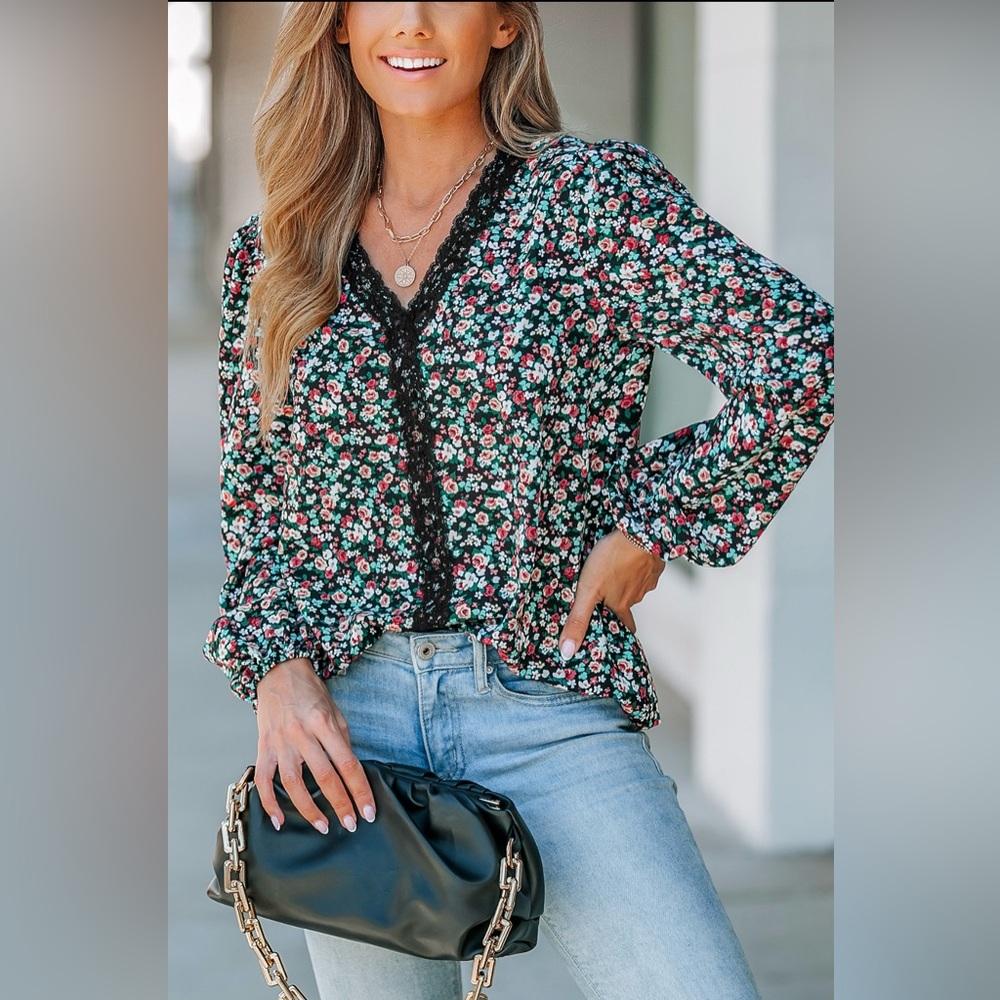 Ditsy Floral Puff Sleeve Lace Top